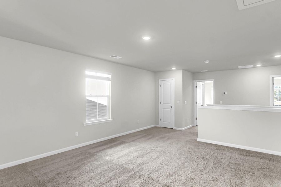 Spacious, unfurnished interior of a new home in Wildcat Chase, Summerville (Image 20).