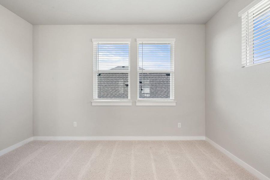 Spacious, unfurnished interior of a new home in Heritage, Dripping Springs (Image 32).