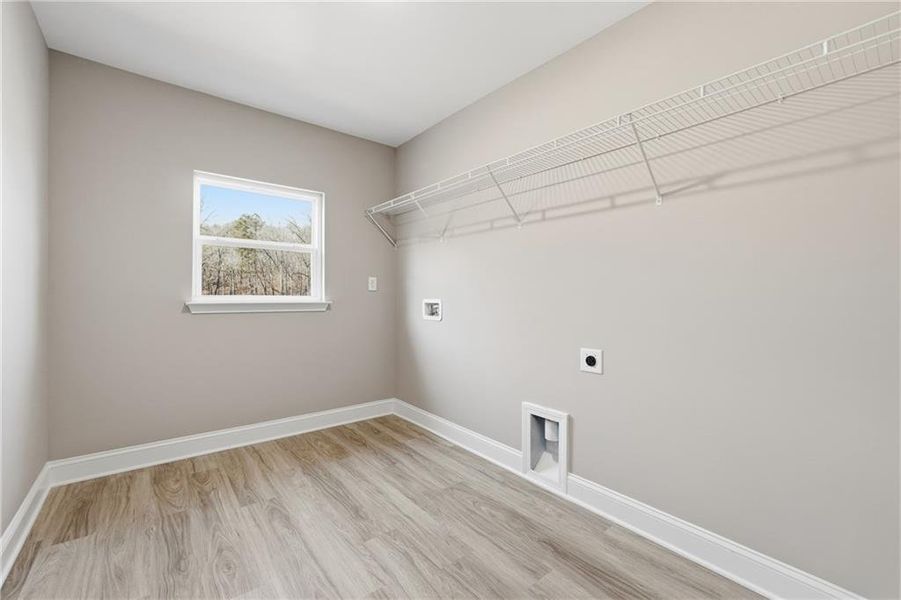 Spacious, unfurnished interior of a new home in , Gainesville (Image 18).