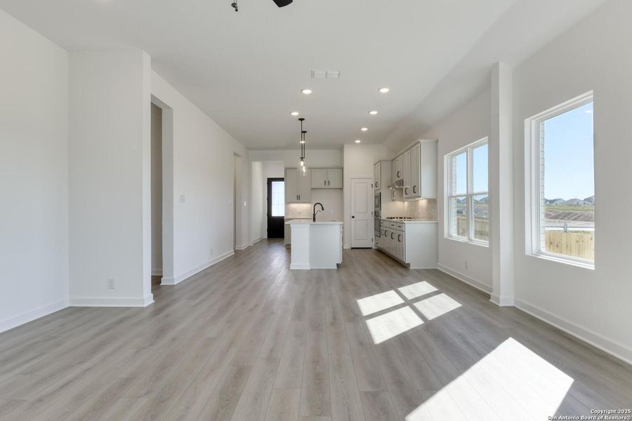 Spacious, unfurnished interior of a new home in Arcadia Ridge, San Antonio (Image 24). Spacious, unfurnished interior of a new home in Arcadia Ridge, San Antonio (Image 24).