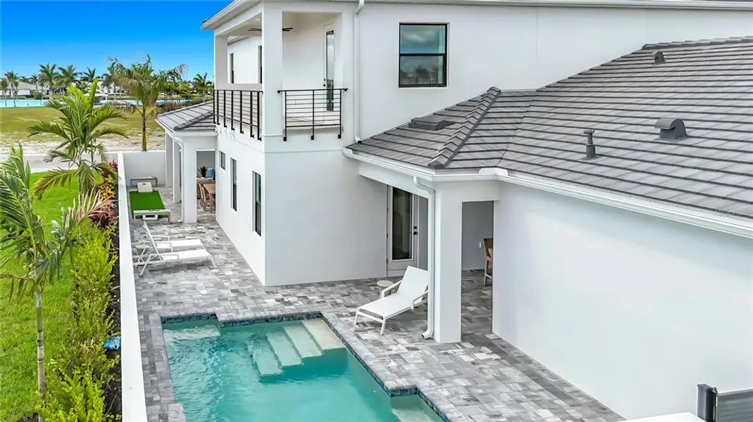 Exterior details and patio area of a home in , Bradenton (Image 25).
