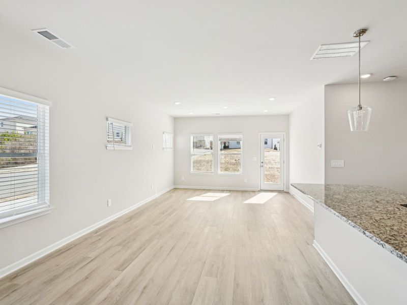 Spacious, unfurnished interior of a new home in Manning Mill, Adairsville (Image 12).
