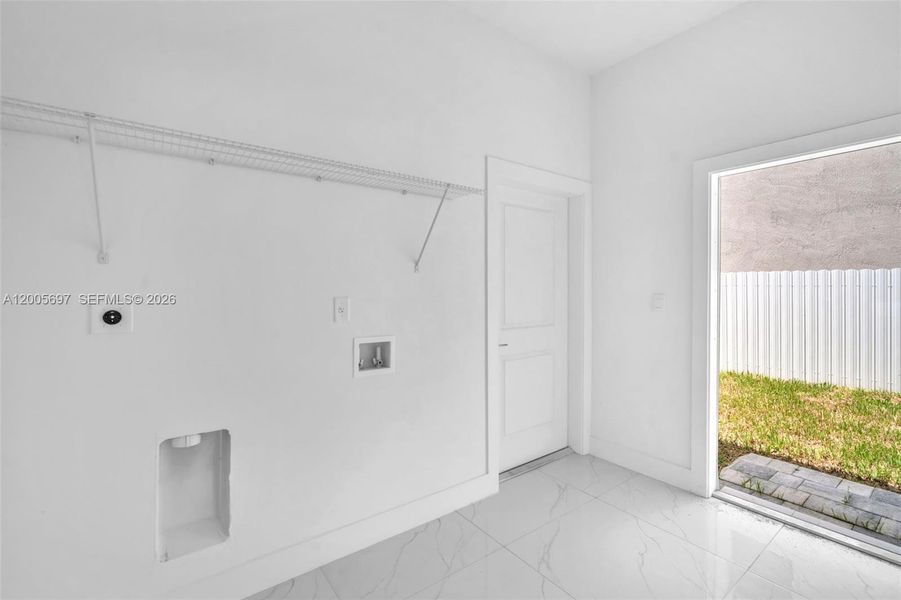 Spacious, unfurnished interior of a new home in , Homestead (Image 27).