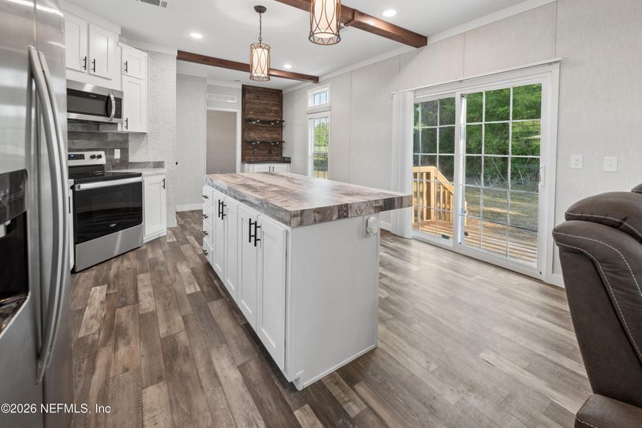 Furnished interior view inside a new home in , Gainesville (Image 6).