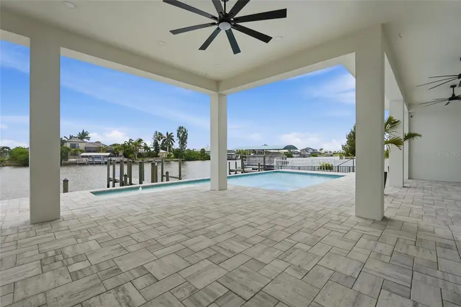 Exterior details and patio area of a home in , Cape Coral (Image 27).