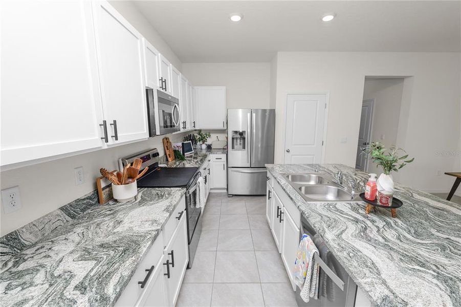 Furnished interior view inside a new home in , Plant City (Image 5).