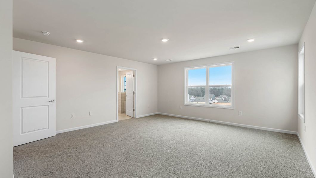 Representative unfurnished interior of a home built from the Landon by D.R. Horton in Seven Oaks, Greenwood (Image 28).