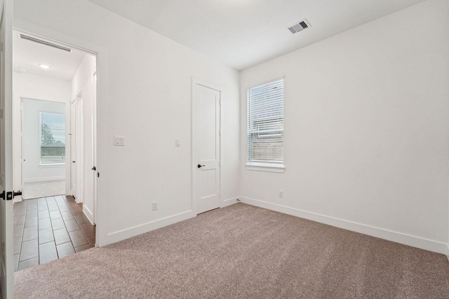 Spacious, unfurnished interior of a new home in Kresston, Montgomery (Image 42).