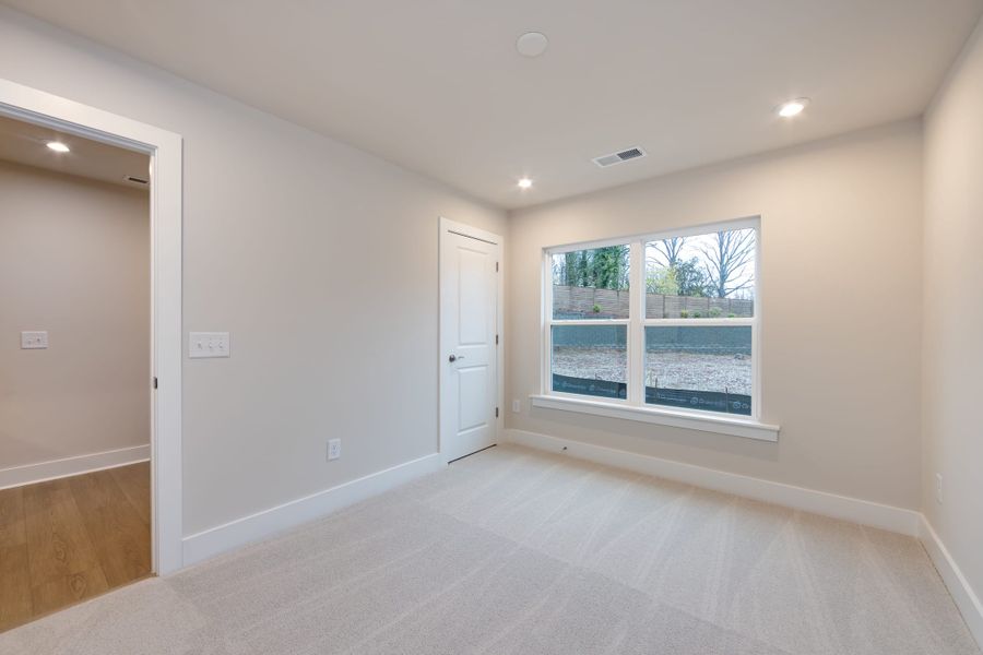 Spacious, unfurnished interior of a new home in Context at Oakhurst, Charlotte (Image 18).