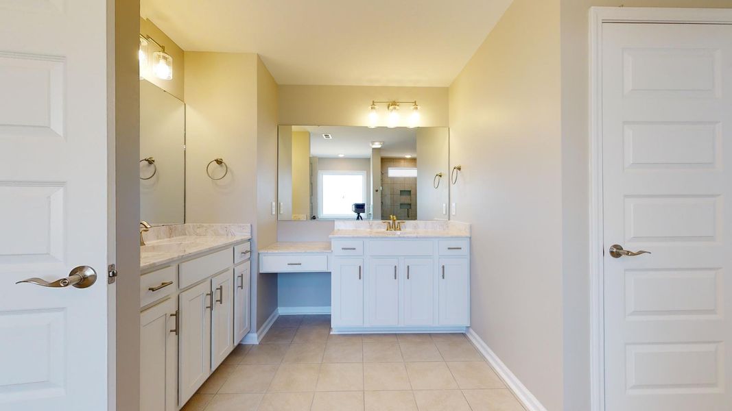 Representative furnished interior of a home built from the Clayton A by JC Jackson Homes,LLC in Heritage Pointe, Newport (Image 14).