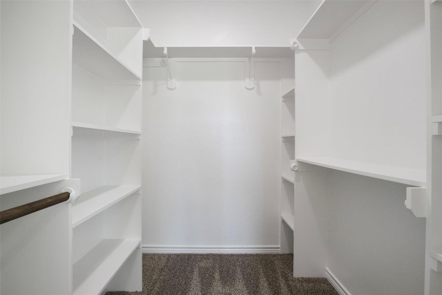 Spacious, unfurnished interior of a new home in , Hearne (Image 17).