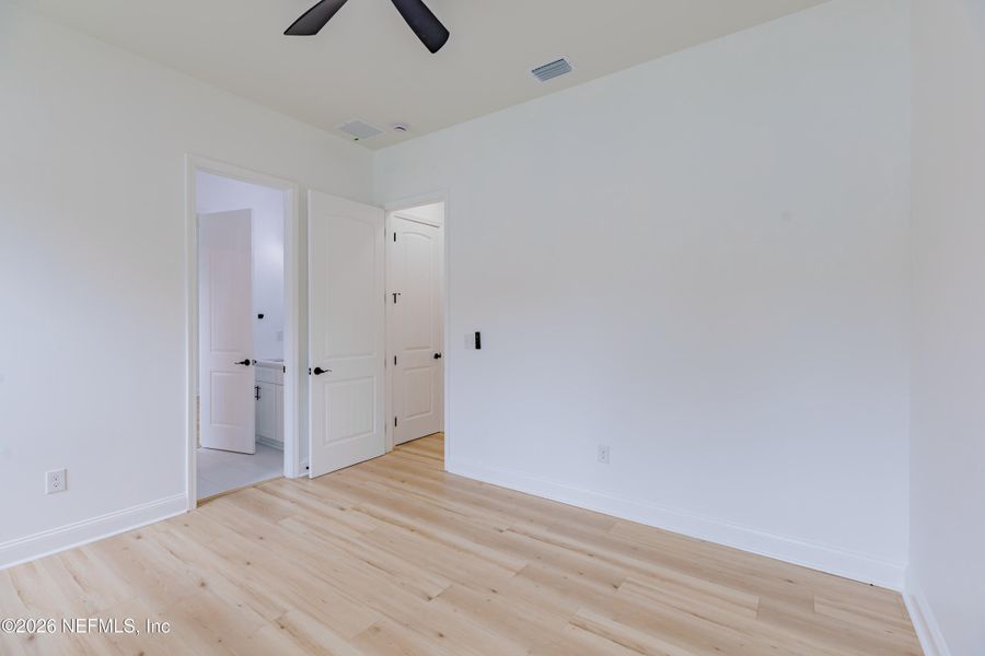 Spacious, unfurnished interior of a new home in , Jacksonville (Image 50).