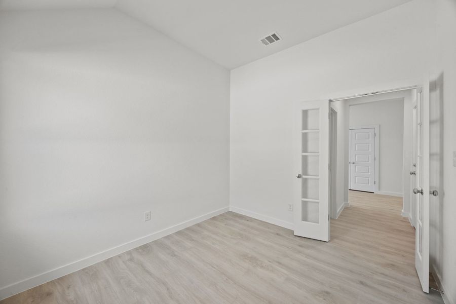 Spacious, unfurnished interior of a new home in Prairie Winds, Hutto (Image 33).