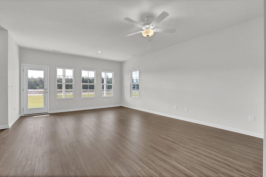 Spacious, unfurnished interior of a new home in River Tide Farms, Bolivia (Image 13).