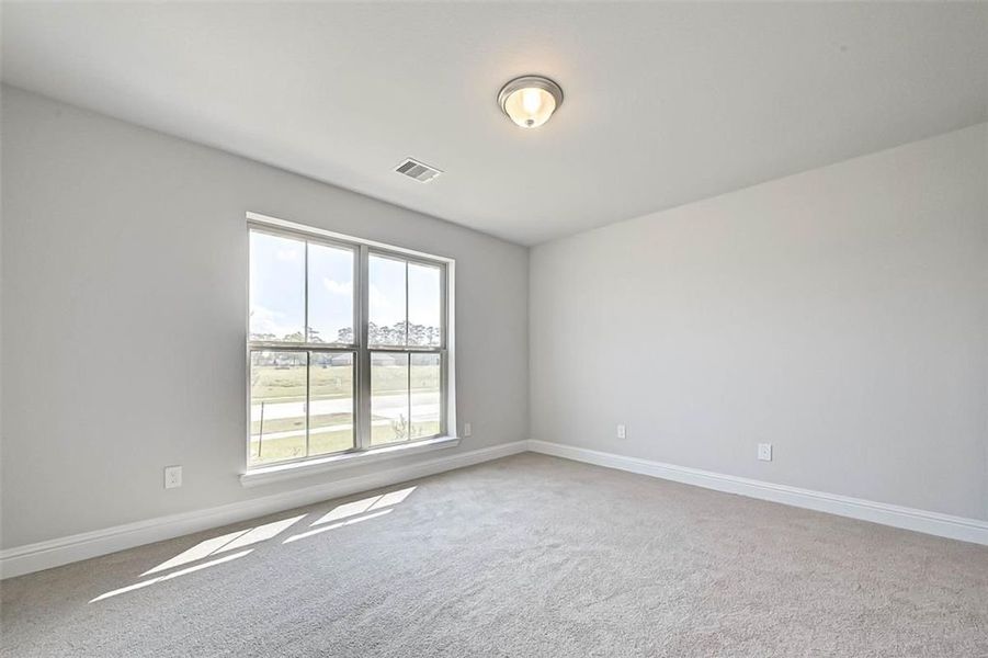 Spacious, unfurnished interior of a new home in Pine Ridge, Beverly Hills (Image 15).