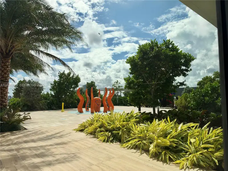 Community amenities in , Hallandale Beach (Image 25).