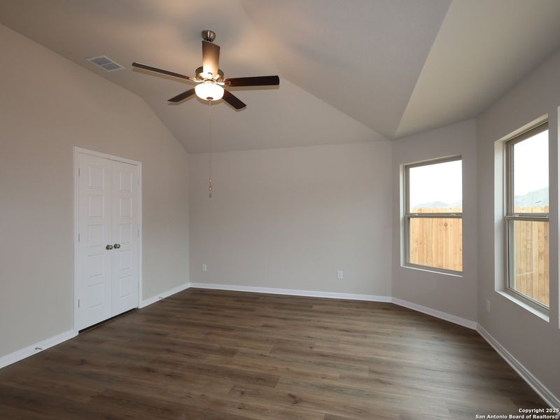 Spacious, unfurnished interior of a new home in Winding Brook, San Antonio (Image 29).