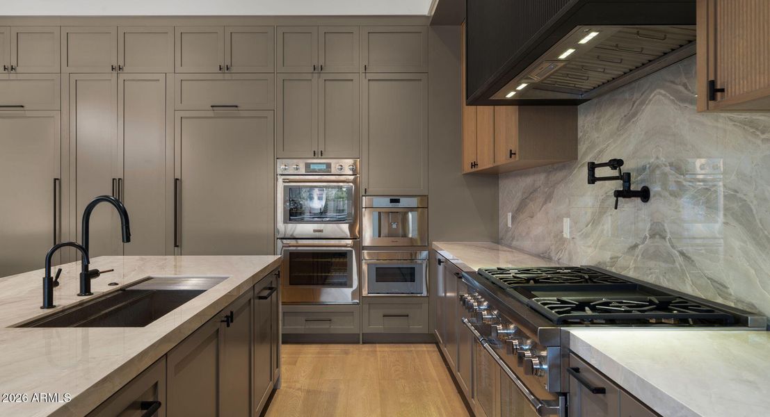 23-web-or-mls-Kitchen5