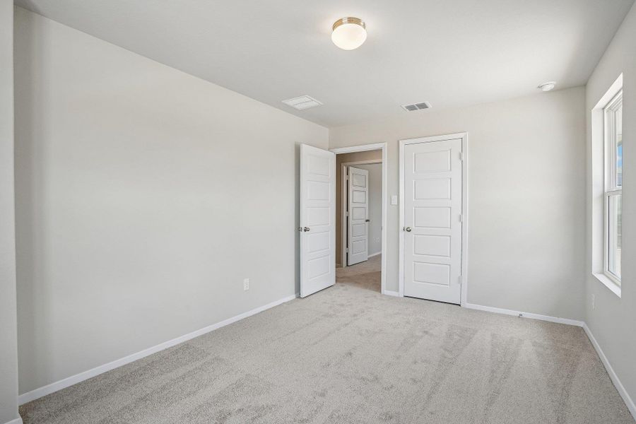 Spacious, unfurnished interior of a new home in Hunters Ranch, San Antonio (Image 24). Spacious, unfurnished interior of a new home in Hunters Ranch, San Antonio (Image 24).