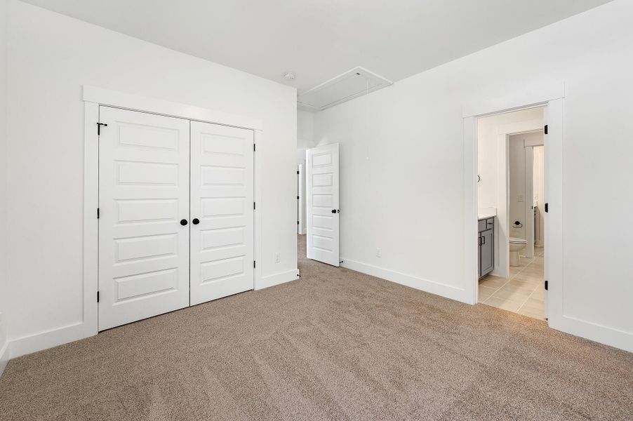Spacious, unfurnished interior of a new home in , North Charleston (Image 36).