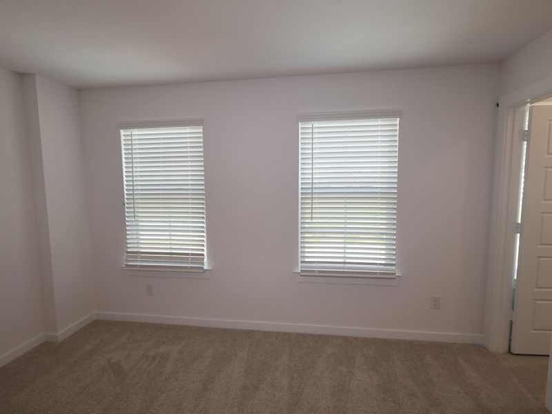 Spacious, unfurnished interior of a new home in Summerview, Fulshear (Image 26).