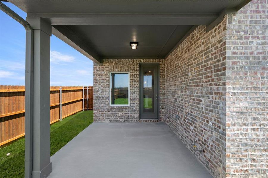 17145 Oxborough- Back-4