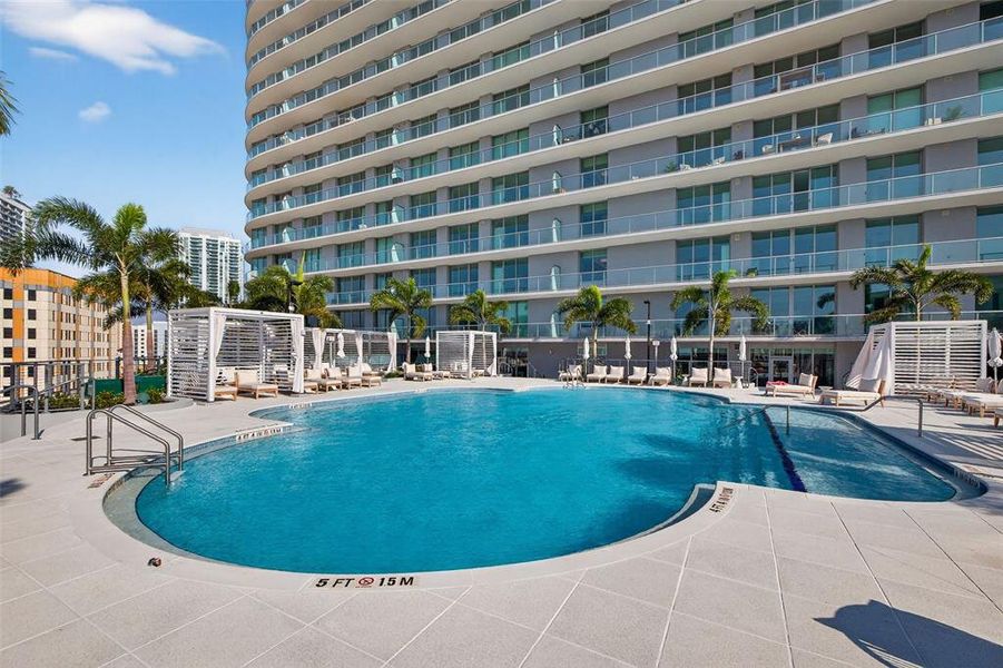 Condo located in St. Petersburg, FL showcasing its design and architecture (Image 37). Condo located in St. Petersburg, FL showcasing its design and architecture (Image 37).