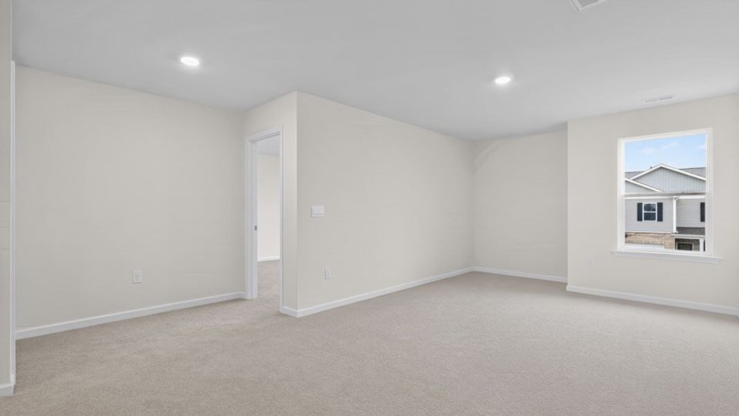 Spacious, unfurnished interior of a new home in Galvins Ridge, Sanford (Image 21).