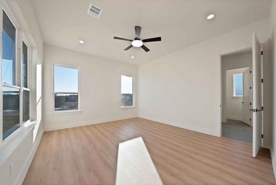 Spacious, unfurnished interior of a new home in , Weatherford (Image 25). Spacious, unfurnished interior of a new home in , Weatherford (Image 25).