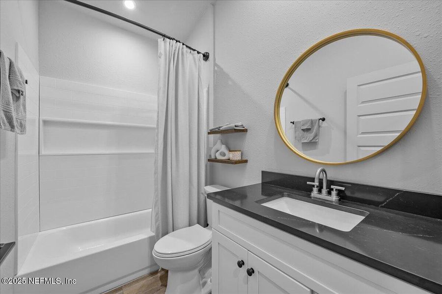 Furnished interior view inside a new home in , Palatka (Image 8).