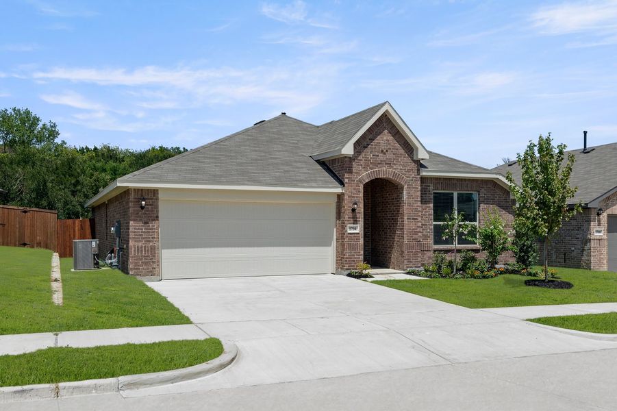 Front exterior of a new home in ValleyBrooke, Mesquite, TX, highlighting curb appeal (Image 2). Front exterior of a new home in ValleyBrooke, Mesquite, TX, highlighting curb appeal (Image 2).