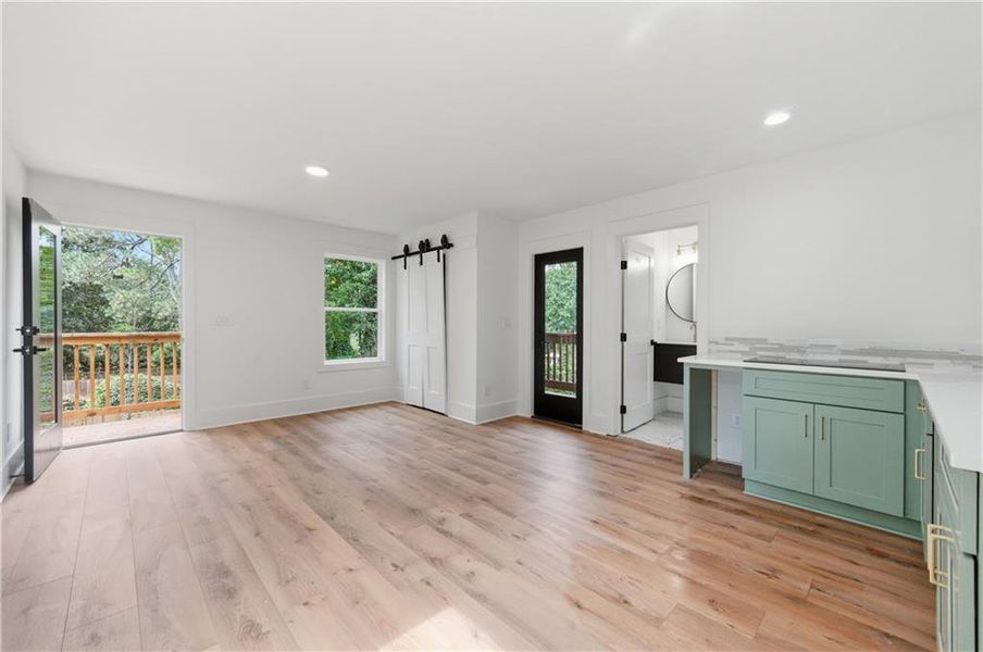 Spacious, unfurnished interior of a new home in , Atlanta (Image 22). Spacious, unfurnished interior of a new home in , Atlanta (Image 22).
