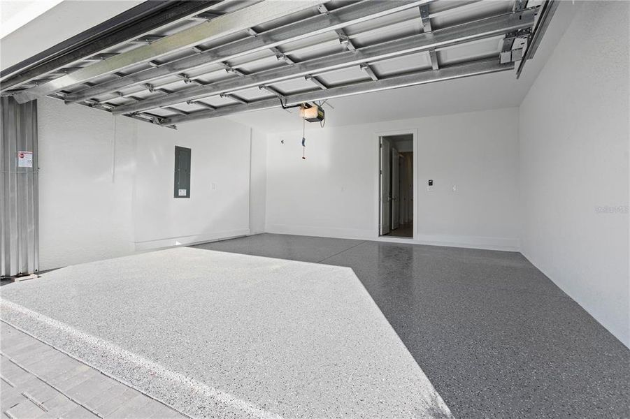 Spacious, unfurnished interior of a new home in Cresswind Lakewood Ranch, Lakewood Ranch (Image 22). Spacious, unfurnished interior of a new home in Cresswind Lakewood Ranch, Lakewood Ranch (Image 22).