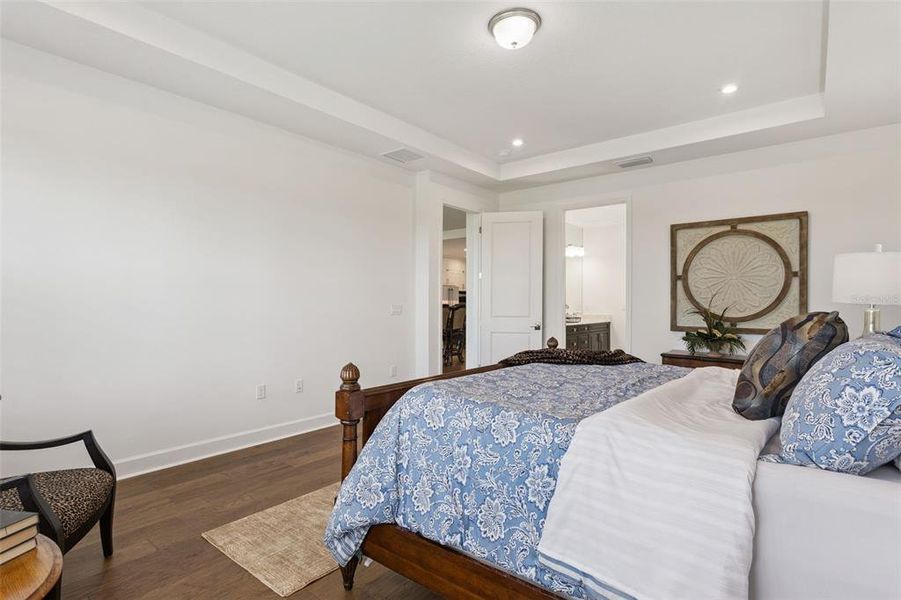 Furnished interior view inside a new home in , Tavares (Image 41).