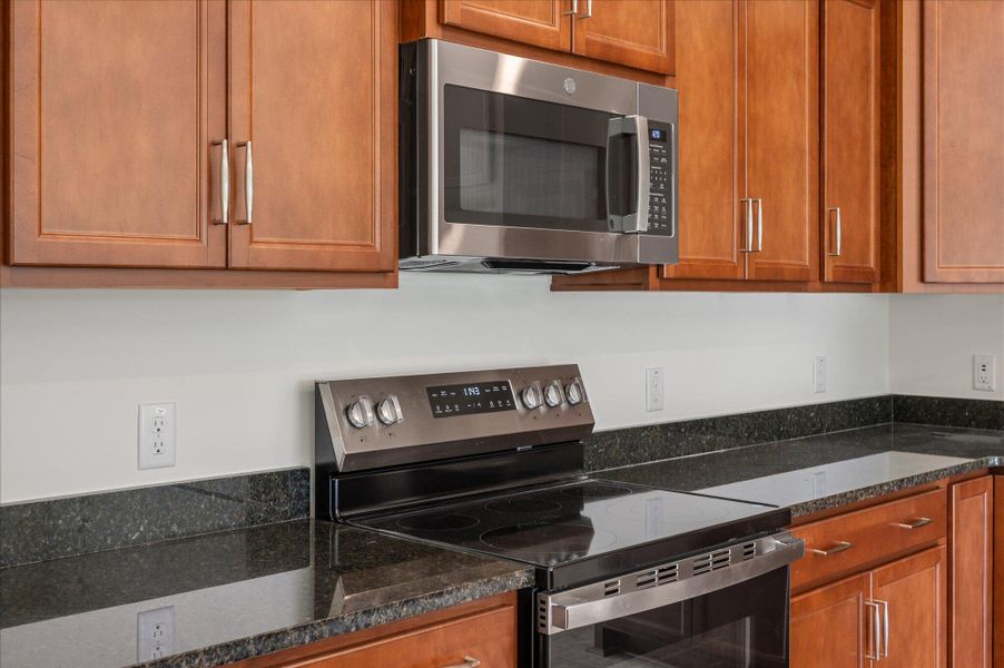 Image 39 of a home in Oakley Pointe.