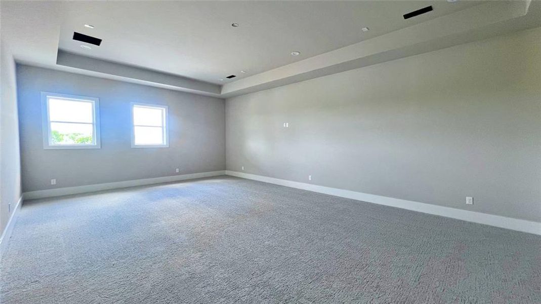 Spacious, unfurnished interior of a new home in , Weston (Image 12).