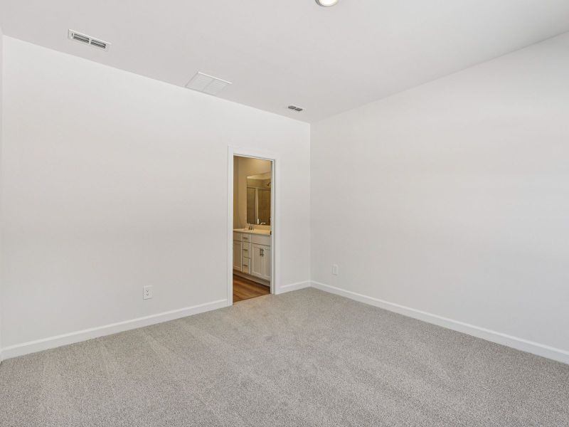Spacious, unfurnished interior of a new home in Trivium Meadows, Newton (Image 12).