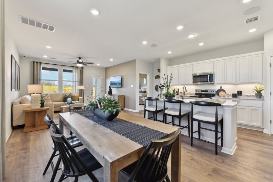 Hampton model, dining room to kitchen