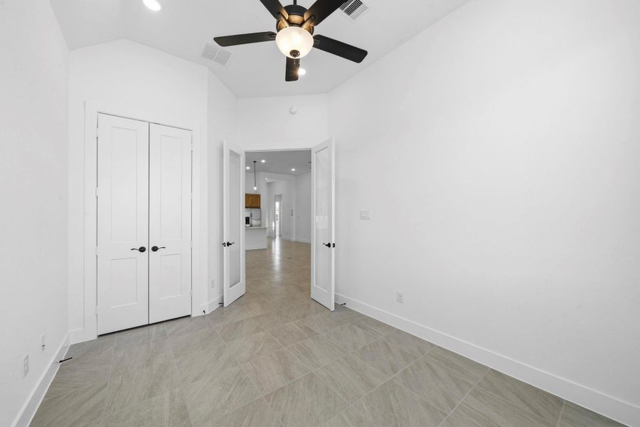 Spacious, unfurnished interior of a new home in The Trails, New Caney (Image 20).