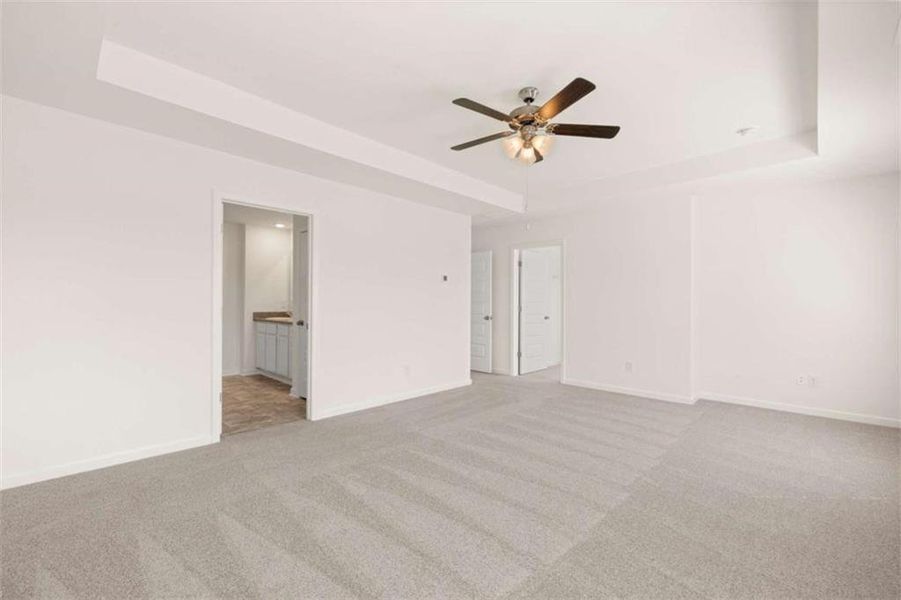 Spacious, unfurnished interior of a new home in Shoal Creek, Hampton (Image 24).