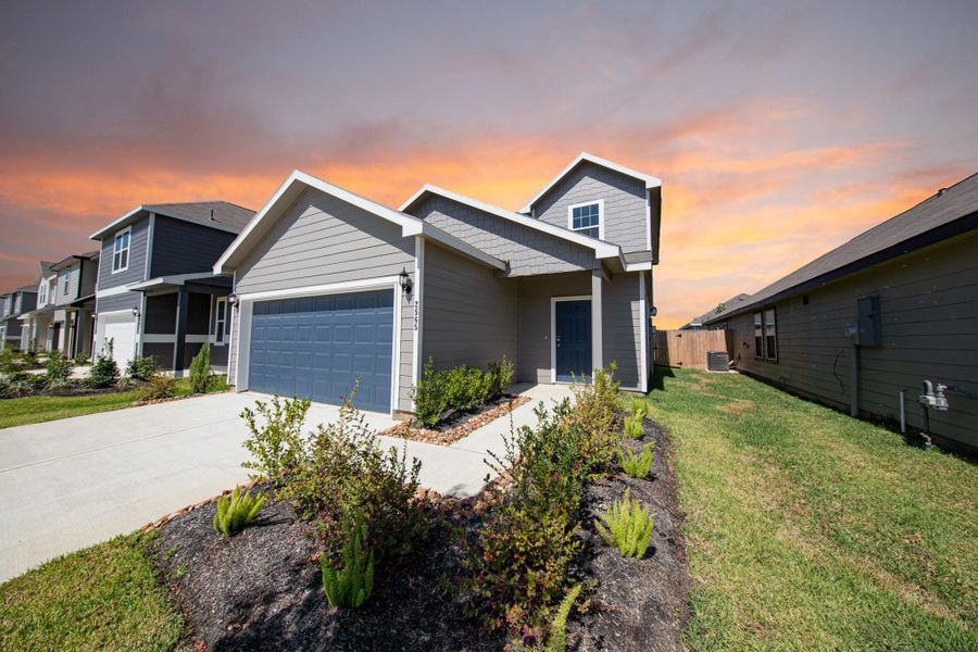 Exterior details and patio area of a home in Cliffstone Hills, Conroe (Image 2). Exterior details and patio area of a home in Cliffstone Hills, Conroe (Image 2).