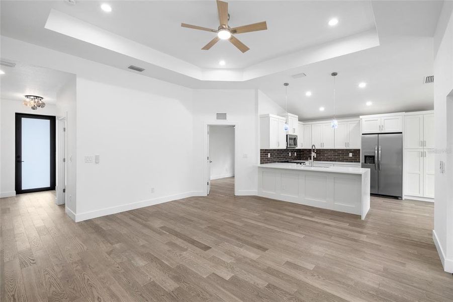 Spacious, unfurnished interior of a new home in , Rotonda West (Image 34).
