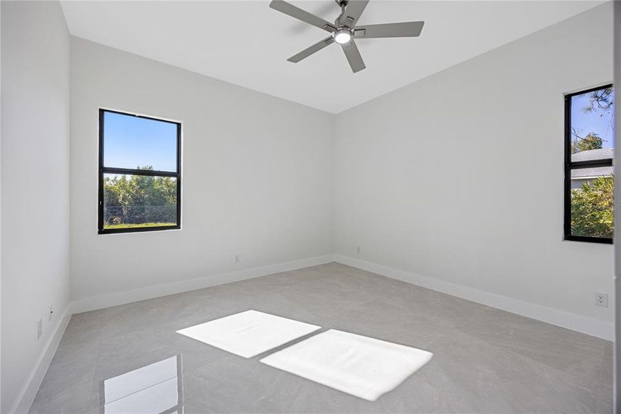 Spacious, unfurnished interior of a new home in , Rotonda West (Image 18).