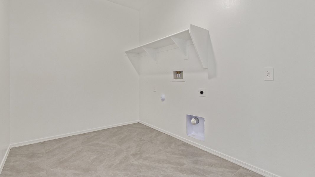 Spacious, unfurnished interior of a new home in Hanson Ridge, Vail (Image 16).