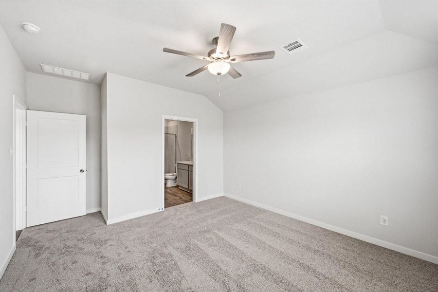 Spacious, unfurnished interior of a new home in The Villages at Westpointe, Dayton (Image 14).