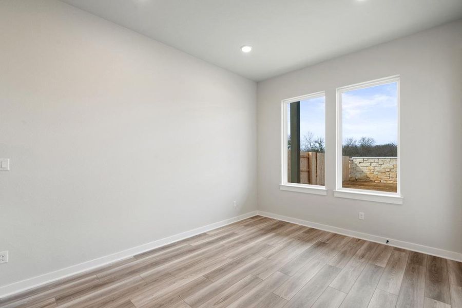 Spacious, unfurnished interior of a new home in Lagos Reserve, Manor (Image 27).