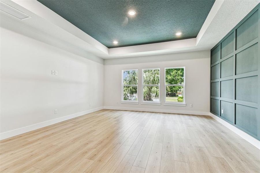 Spacious, unfurnished interior of a new home in , Tampa (Image 6).
