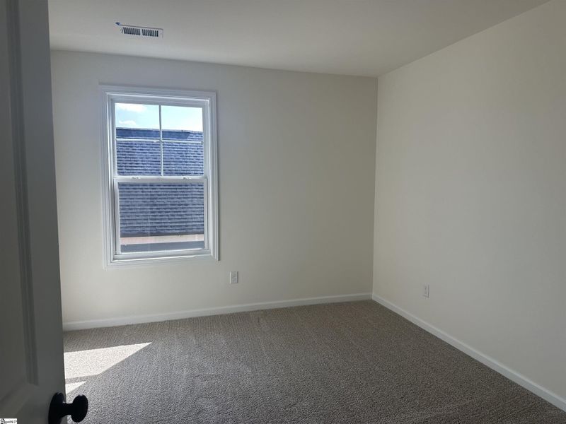 Spacious, unfurnished interior of a new home in Shiloh Trail, Wellford (Image 25).