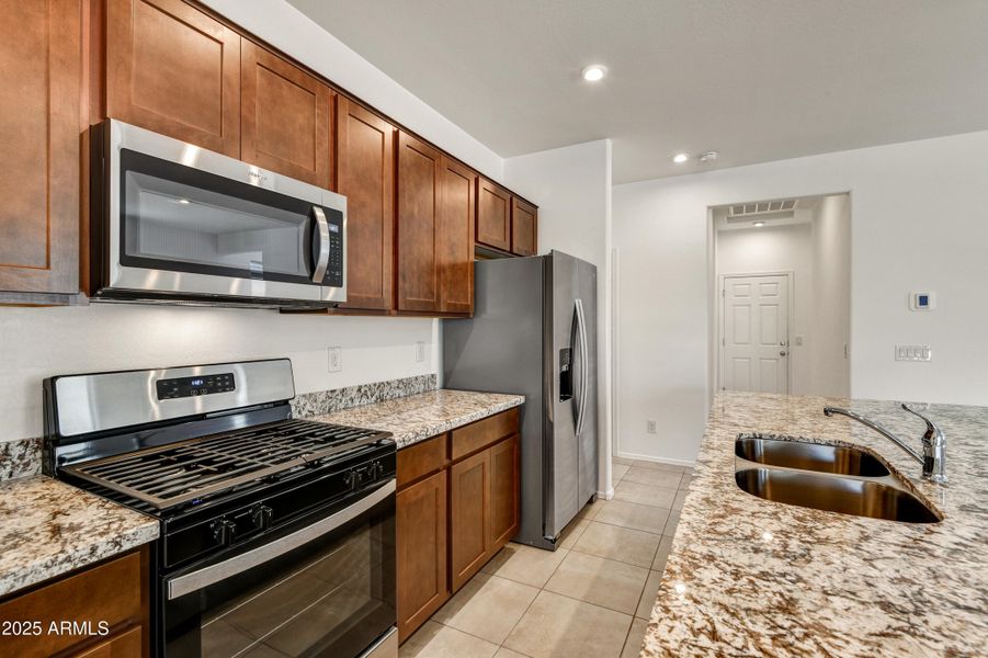 09-Kitchen 09-Kitchen