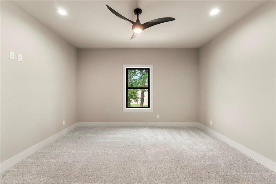 Spacious, unfurnished interior of a new home in , Tool (Image 28).